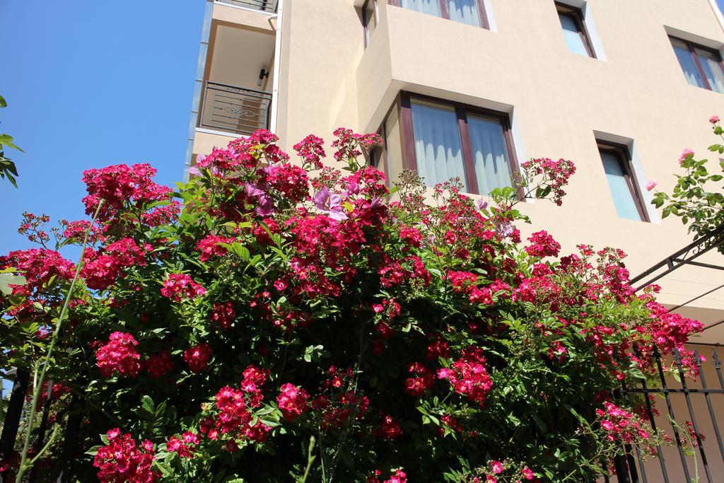Flowers Apartments Νεσέμπαρ Εξωτερικό φωτογραφία